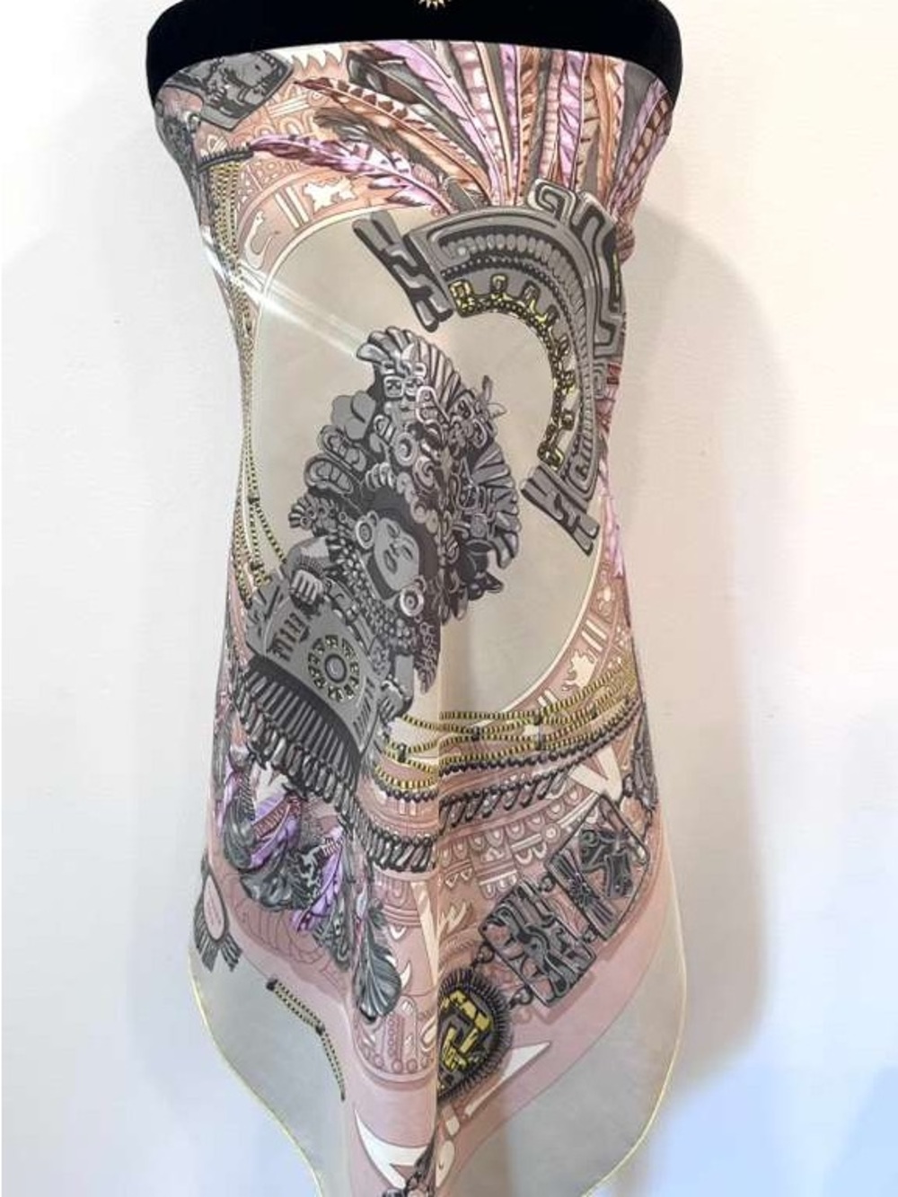 Hermes Silk Scarf Carré 90 Pink Grey Hand Rolled Made in France - Picture 5 of 9